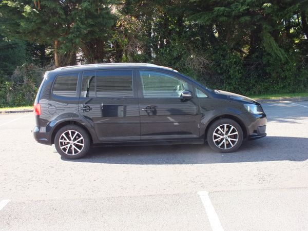 Volkswagen Touran MPV, Diesel, 2012, Black