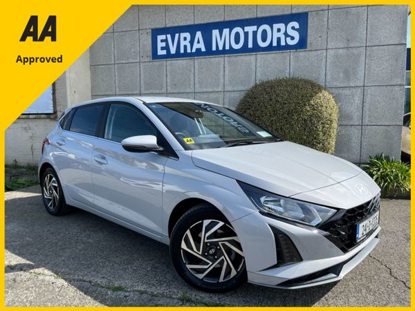 Hyundai i20 Hatchback, Petrol, 2024, Grey