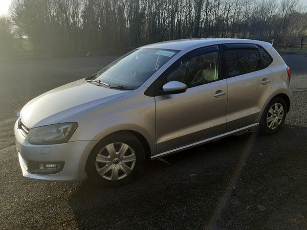 Volkswagen Polo Hatchback, Petrol, 2011, Silver