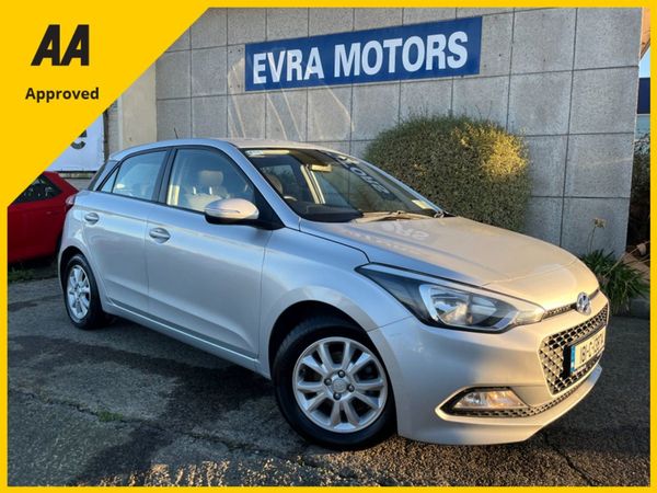 Hyundai i20 Hatchback, Petrol, 2018, Silver