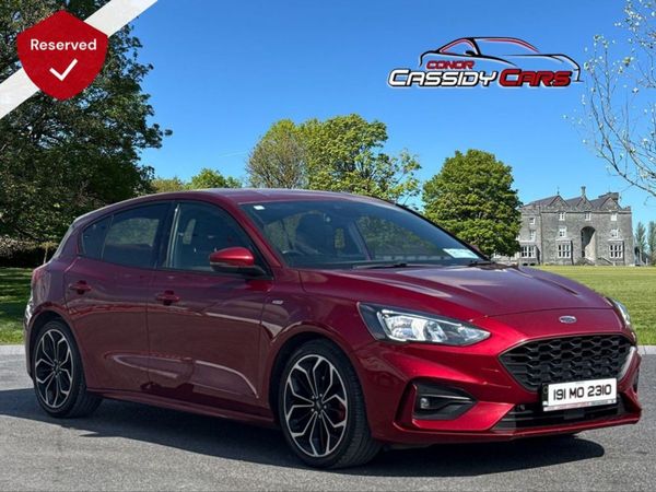 Ford Focus Hatchback, Diesel, 2019, Red