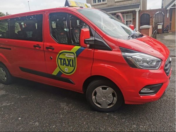 Ford Transit MPV, Diesel, 2019, Red