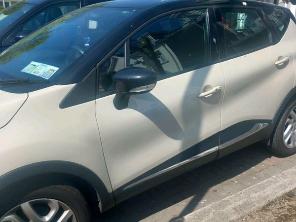 Renault Captur Hatchback, Diesel, 2016, White