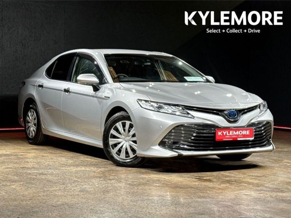 Toyota Camry Saloon, Hybrid, 2020, Silver