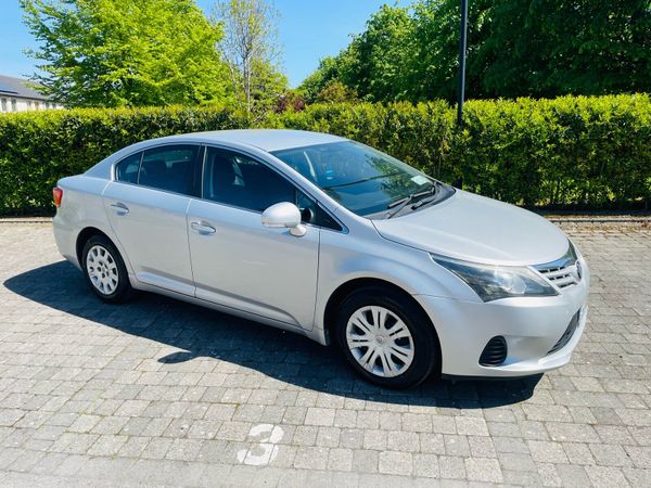 Toyota Avensis Saloon, Diesel, 2014, Silver