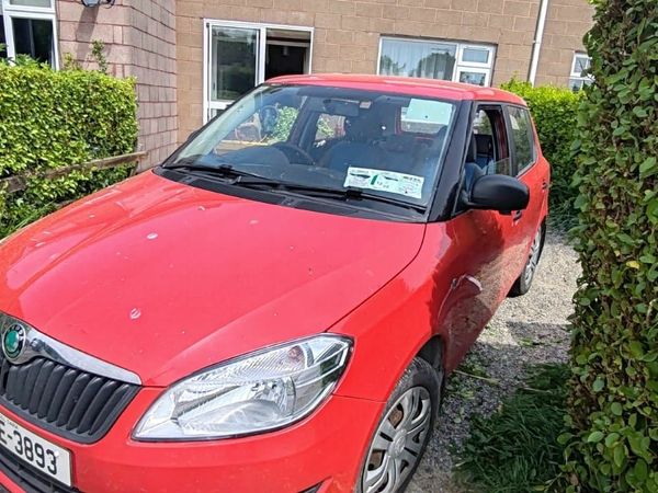 Skoda Fabia Hatchback, Diesel, 2012, Red