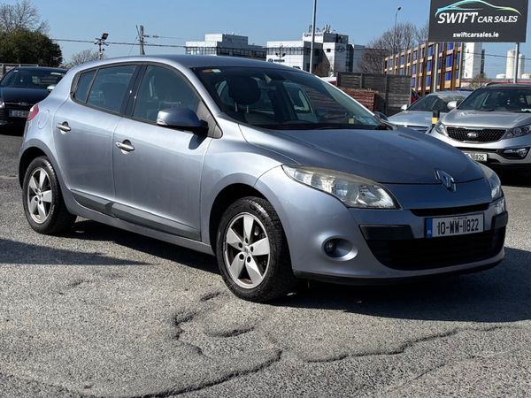 Renault Megane Hatchback, Petrol, 2010, Blue