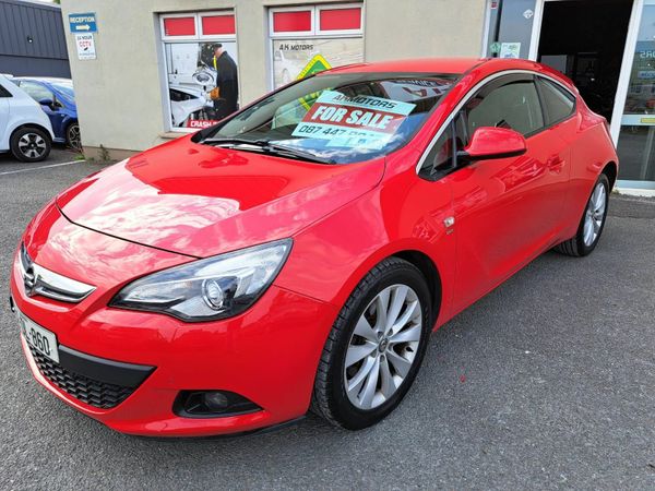 Vauxhall Astra Hatchback, Diesel, 2013, Red
