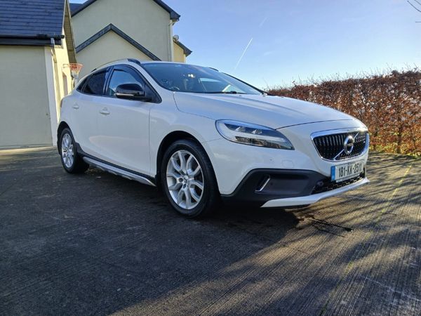 Volvo V40 Hatchback, Diesel, 2018, White