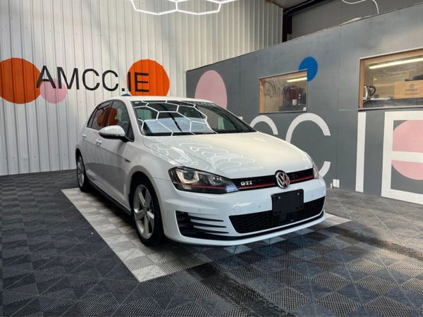 Volkswagen Golf Hatchback, Petrol, 2017, White