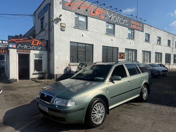 Skoda Octavia Estate/Jeep, Petrol, 2002, Green