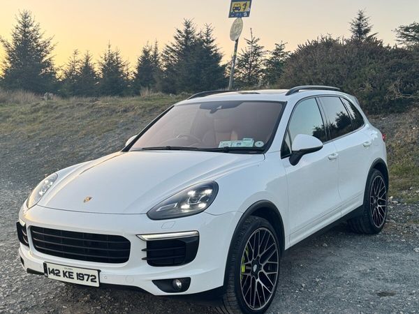 Porsche Cayenne SUV, Petrol Hybrid, 2014, White