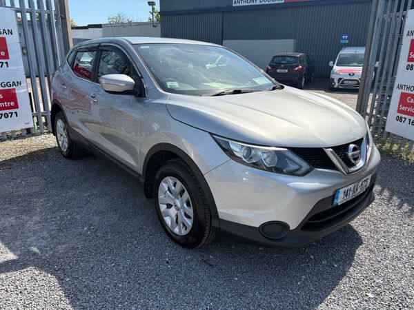 Nissan Qashqai Hatchback, Diesel, 2014, Silver