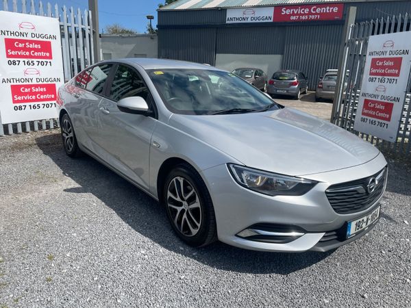 Opel Insignia Hatchback, Diesel, 2019, Grey