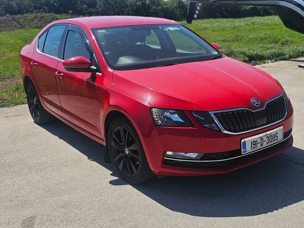 Skoda Octavia Saloon, Petrol, 2019, Red