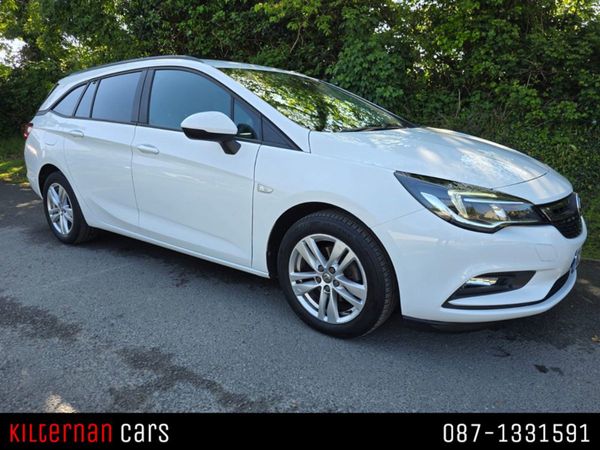 Vauxhall Astra Hatchback, Diesel, 2018, White