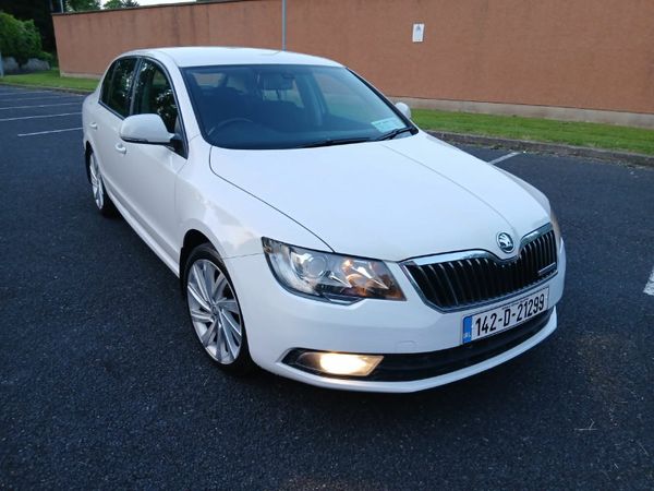 Skoda Superb Hatchback, Diesel, 2014, White