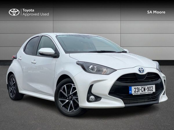 Toyota Yaris Hatchback, Hybrid, 2023, White