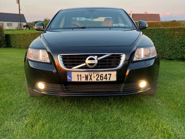 Volvo S40 Saloon, Diesel, 2011, Black