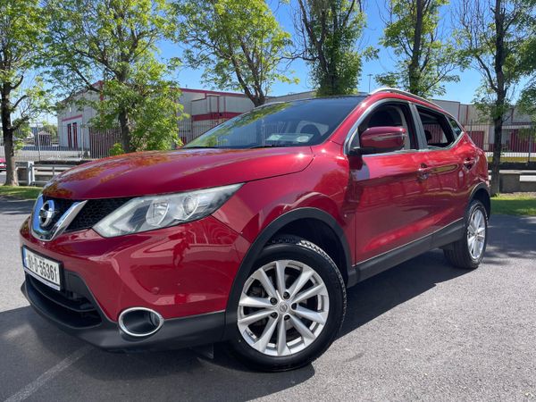 Nissan Qashqai Hatchback, Petrol, 2016, Red