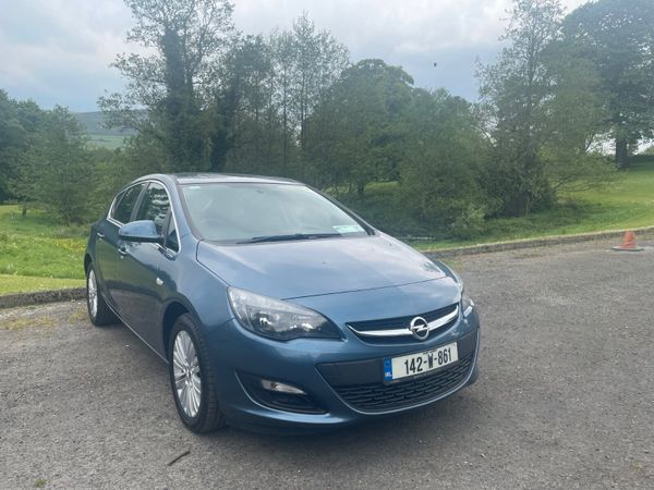 Opel Astra Hatchback, Diesel, 2014, Blue