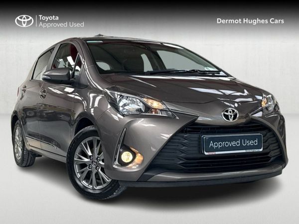 Toyota Yaris Hatchback, Petrol, 2019, Gold
