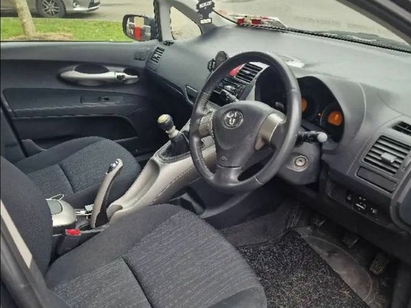 Toyota Auris Hatchback, Petrol, 2009, Grey