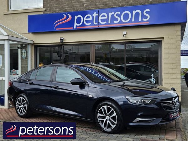 Opel Insignia Hatchback, Diesel, 2020, Blue