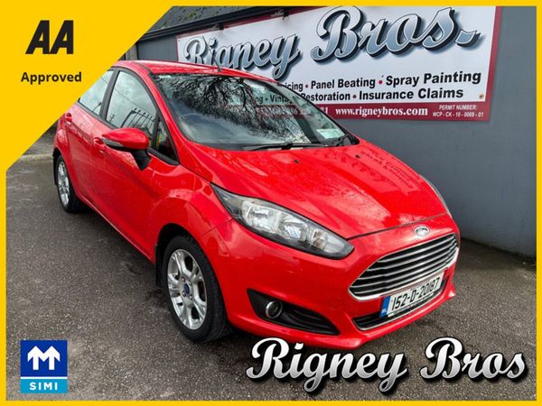 Ford Fiesta Hatchback, Petrol, 2015, Red