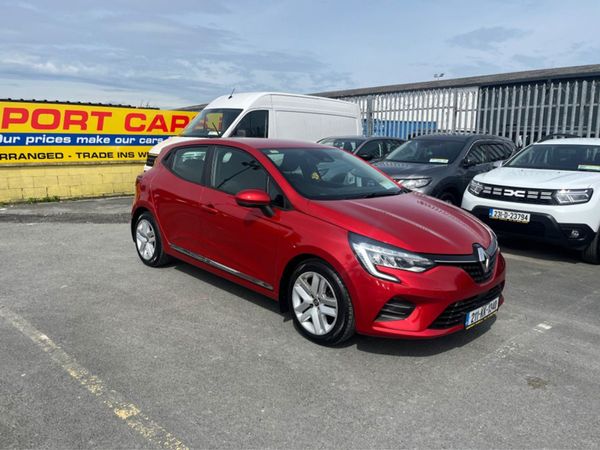 Renault Clio Hatchback, Petrol, 2021, Red