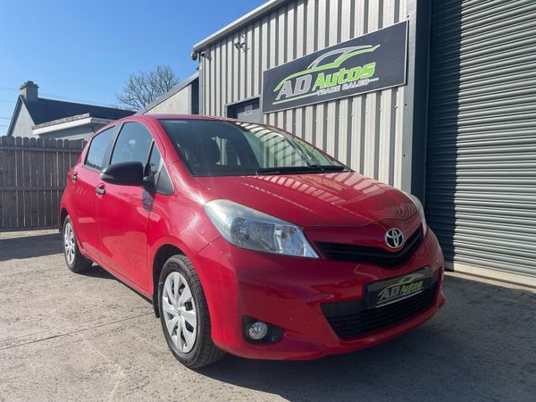 Toyota Yaris Hatchback, Petrol, 2014, Red