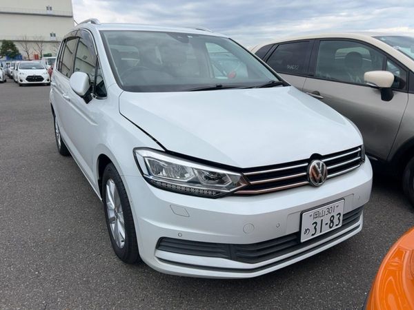 Volkswagen Touran MPV, Petrol, 2018, White