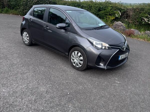Toyota Yaris Hatchback, Petrol, 2015, Grey