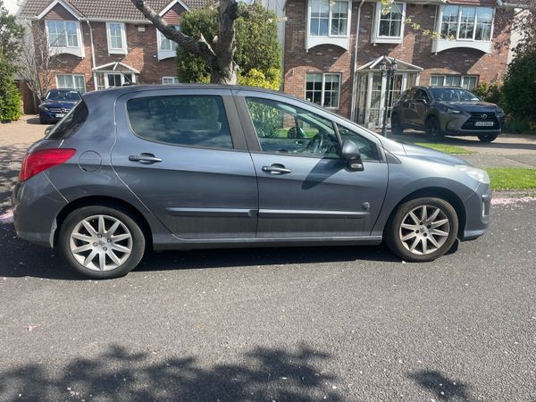 Peugeot 308 Hatchback, Diesel, 2011, Grey