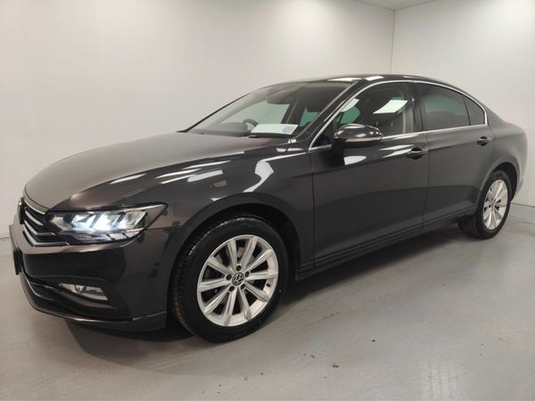 Volkswagen Passat Saloon, Diesel, 2022, Grey