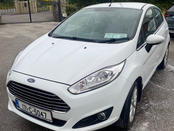 Ford Fiesta Hatchback, Petrol, 2017, White
