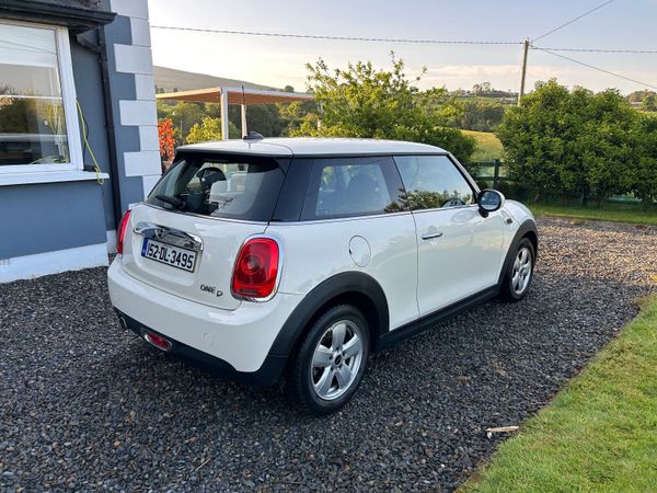 Mini One Hatchback, Diesel, 2015, White