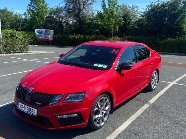 Skoda Octavia Hatchback, Diesel, 2018, Red