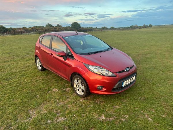 Ford Fiesta Hatchback, Petrol, 2009, Red