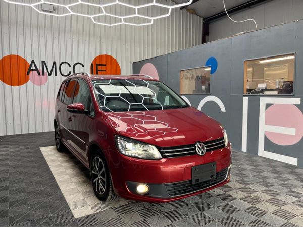 Volkswagen Touran MPV, Petrol, 2015, Burgundy