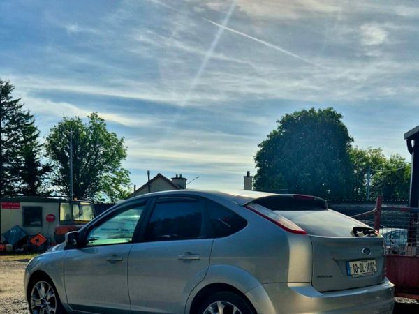 Ford Focus Hatchback, Diesel, 2010, Silver