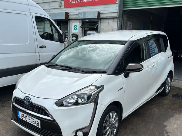 Toyota Sienta MPV, Petrol Hybrid, 2016, White