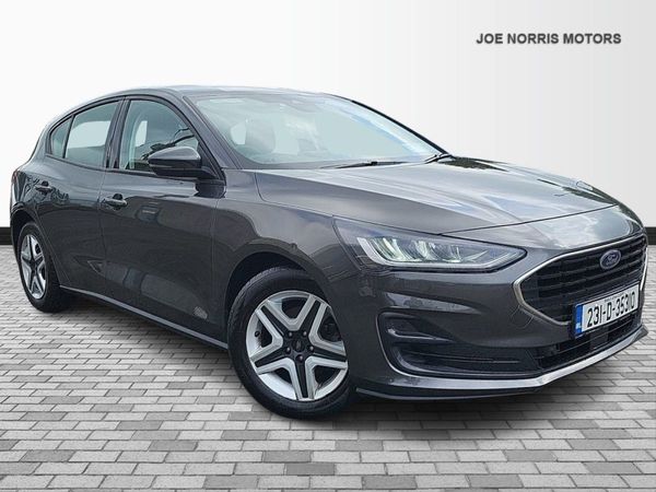 Ford Focus Hatchback, Diesel, 2023, Grey