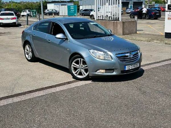 Vauxhall Insignia Hatchback, Diesel, 2013, Silver