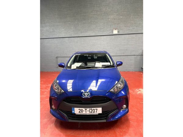 Toyota Yaris Hatchback, Petrol Hybrid, 2021, Blue