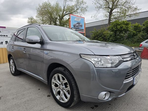 Mitsubishi Outlander SUV, Petrol Plug-in Hybrid, 2015, Grey
