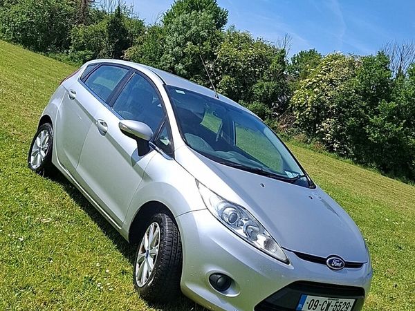 Ford Fiesta Hatchback, Diesel, 2009, Silver