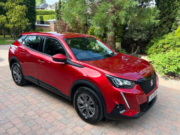 Peugeot 2008 MPV, Diesel, 2020, Red