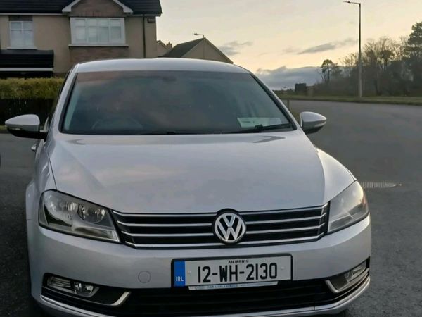 Volkswagen Passat Saloon, Diesel, 2012, Silver