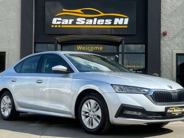 Skoda Octavia Hatchback, Diesel, 2022, Silver